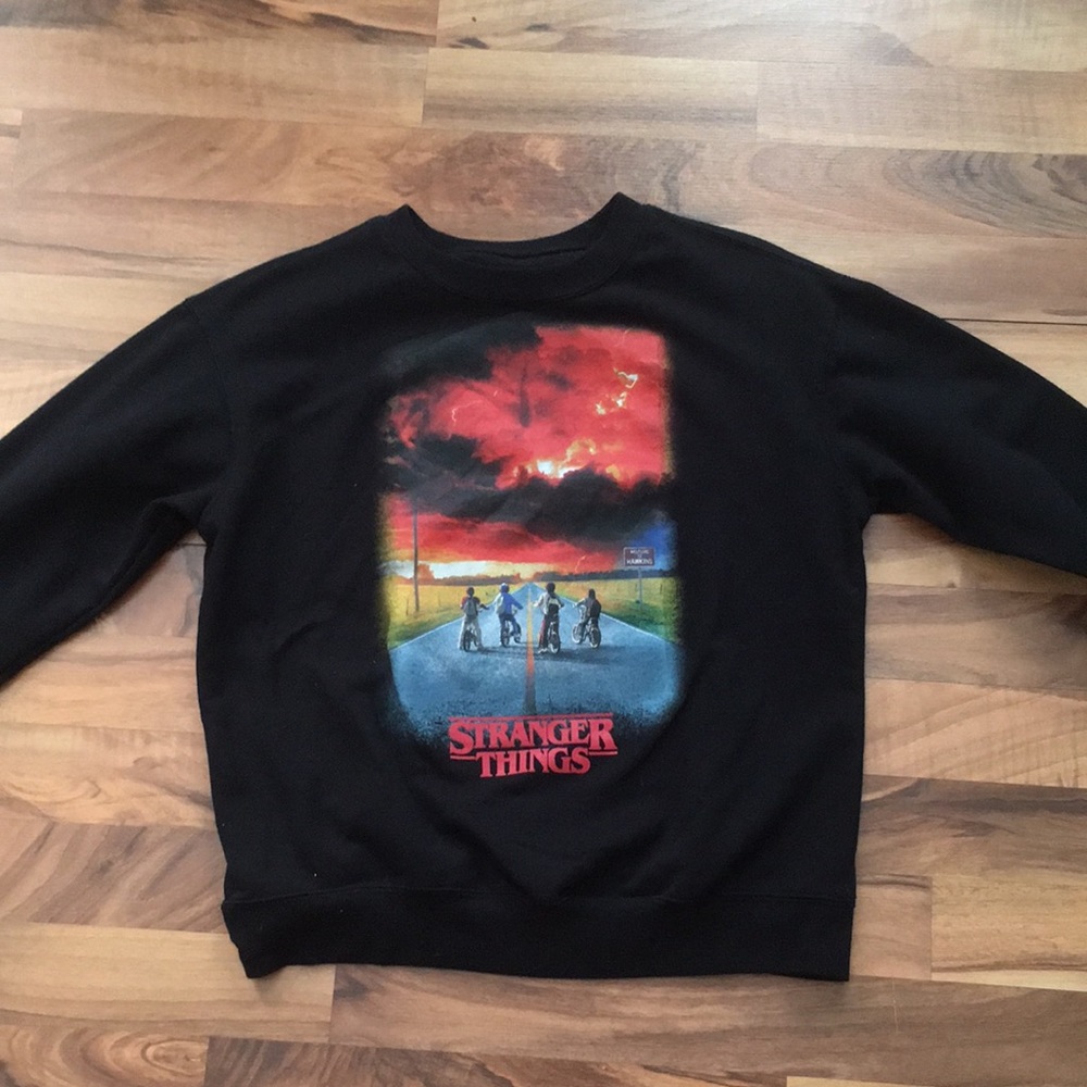 Stranger Thing sweatshirt size AS black